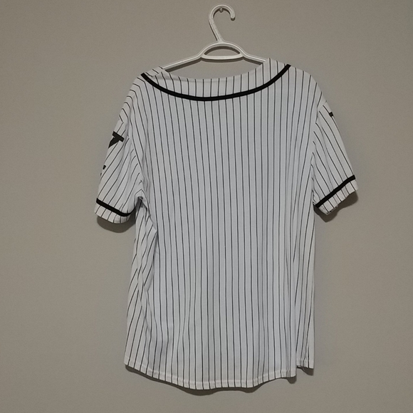 2/20$ 💵 Button-Up Baseball Jersey - Picture 2 of 3